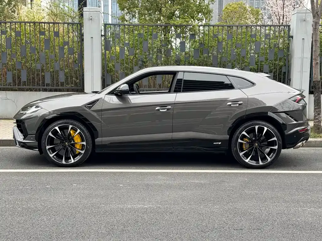 Lamborghini Urus 2023 из CN, фото 5
