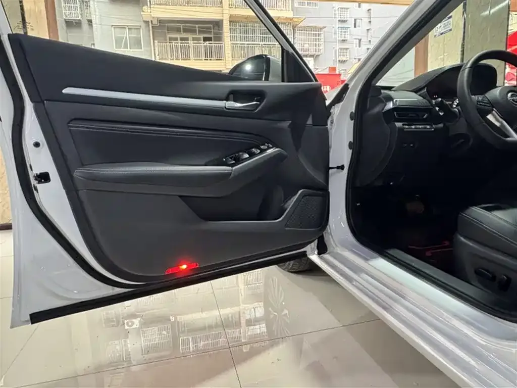 Nissan Teana 2024 из CN, фото 2