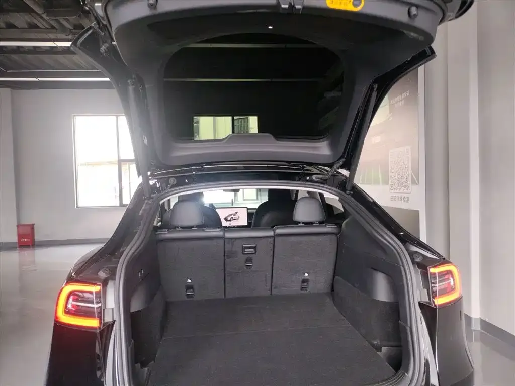 Tesla Model Y 2022 из CN, фото 9