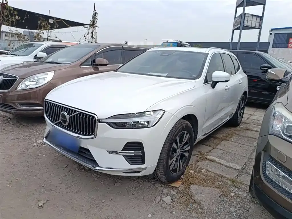 Volvo XC60 2022 из CN, фото 1