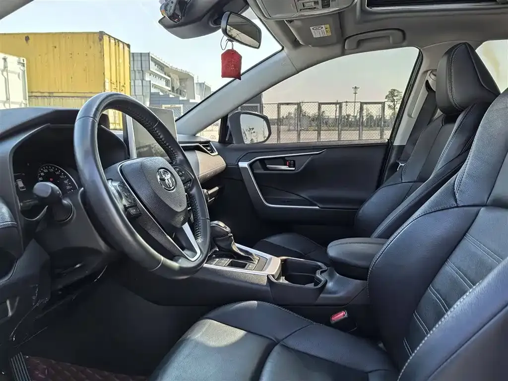 Toyota Wildlander 2022 из CN, фото 9