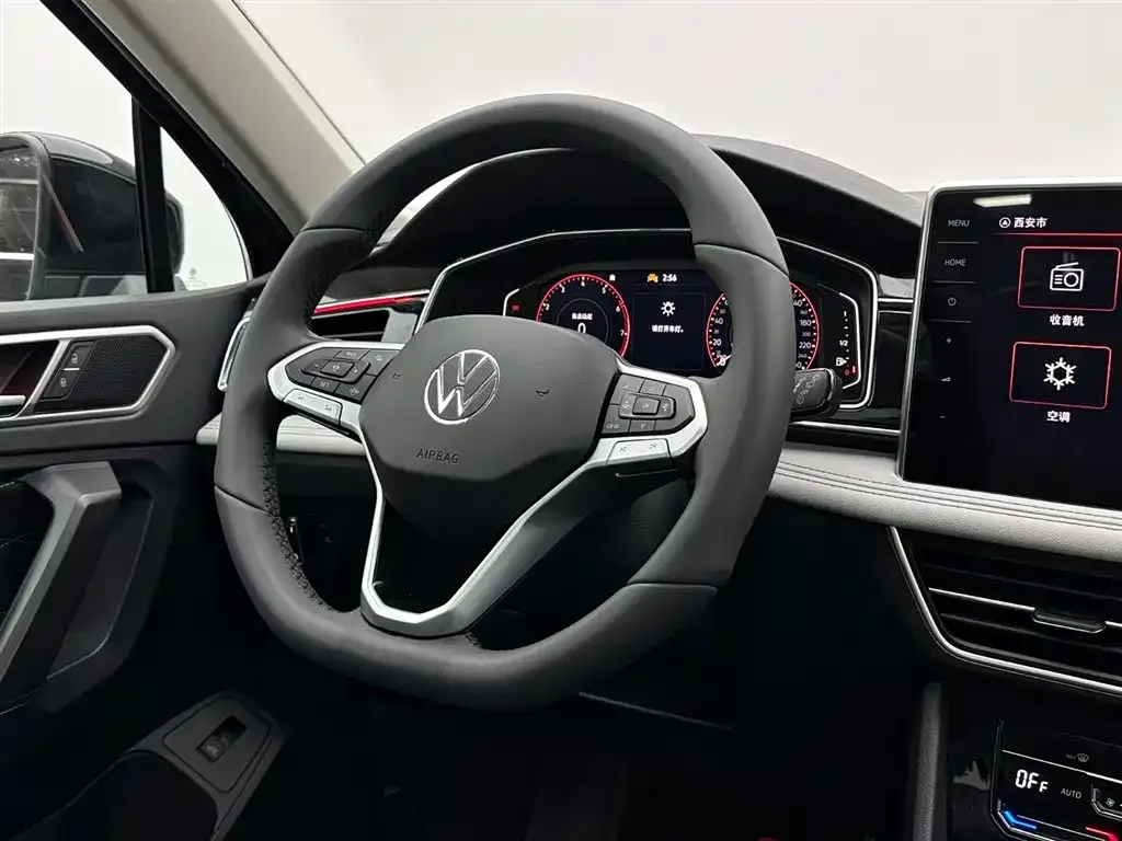 Volkswagen Tiguan L 2024 из CN, фото 10