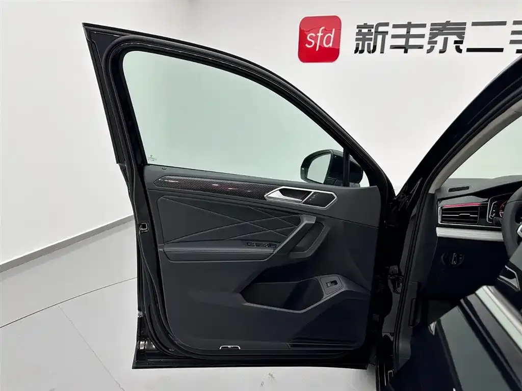 Volkswagen Tiguan L 2024 из CN, фото 8