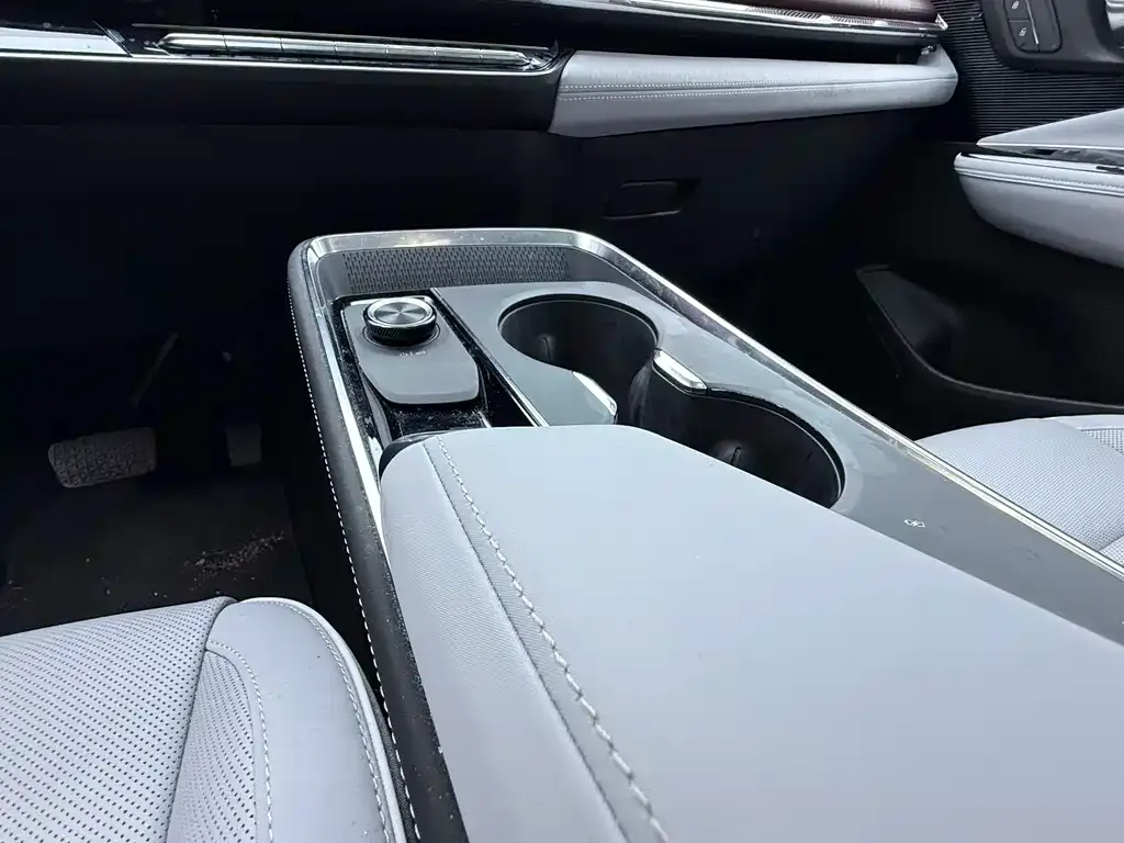 Buick E4 2023 из CN, фото 8