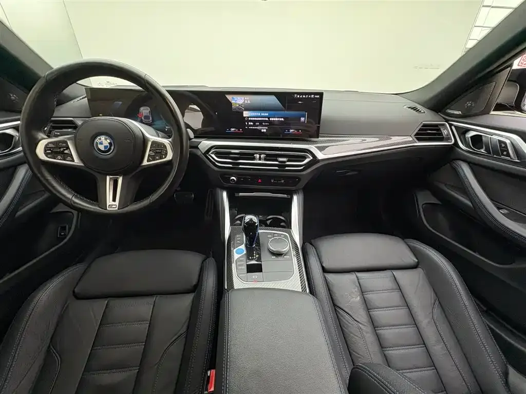 BMW i4 — фото 9