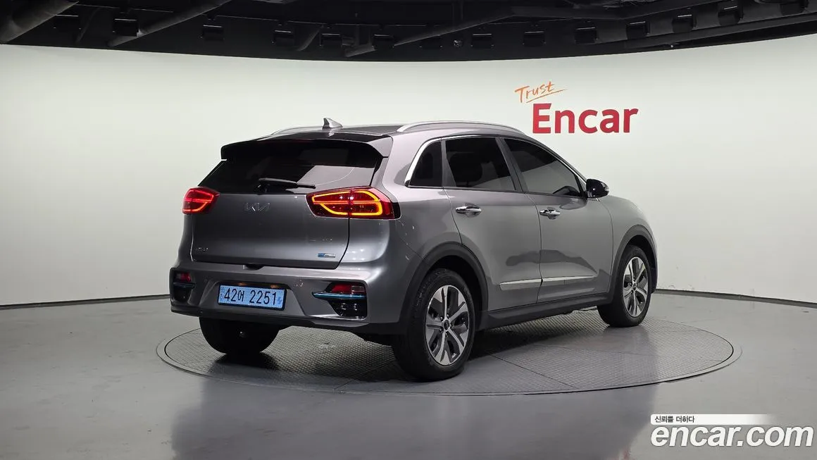 Kia Niro 2022 из KR, фото 2