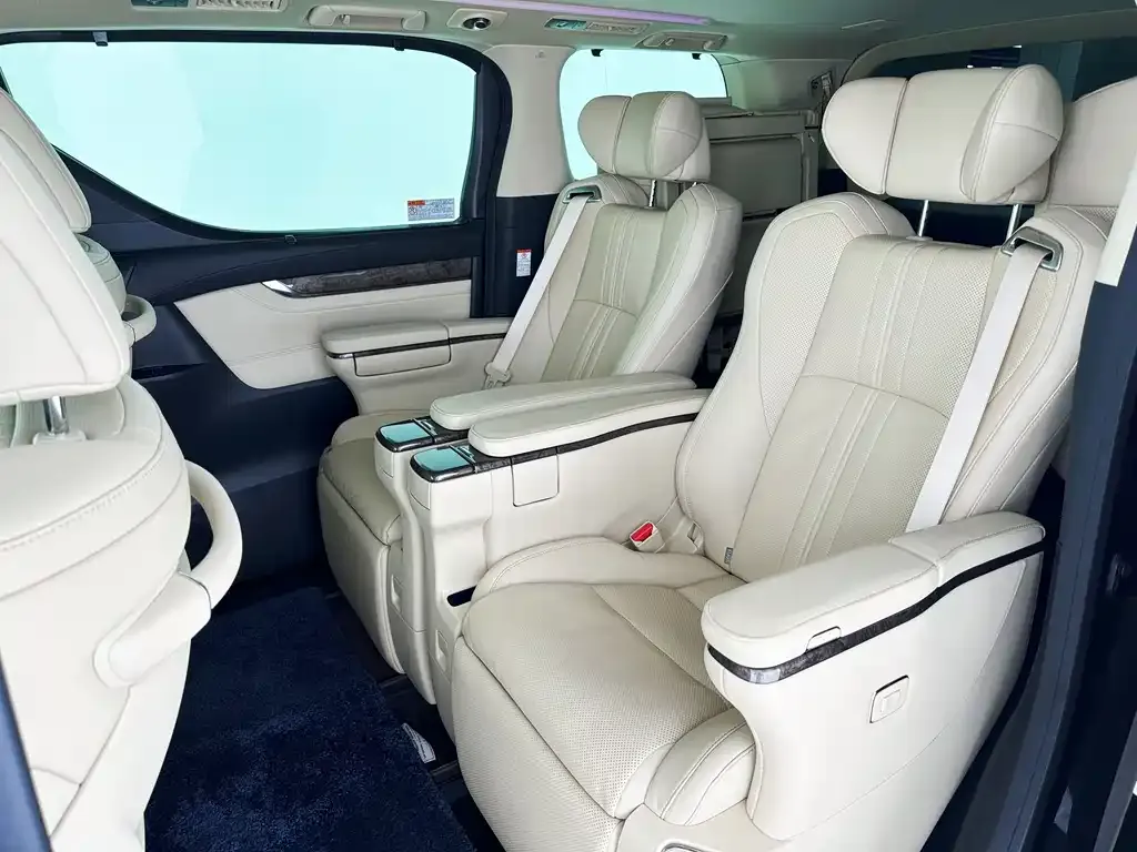 Toyota Vellfire 2022 из CN, фото 5
