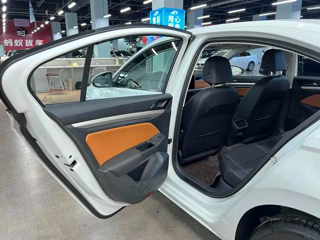 Volkswagen Bora 2024 из CN, фото 6