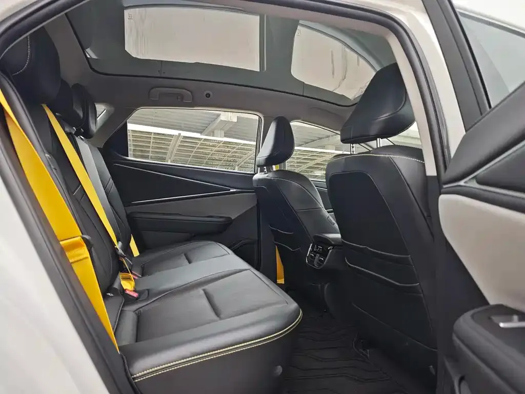 Toyota bZ5 2025 из CN, фото 4