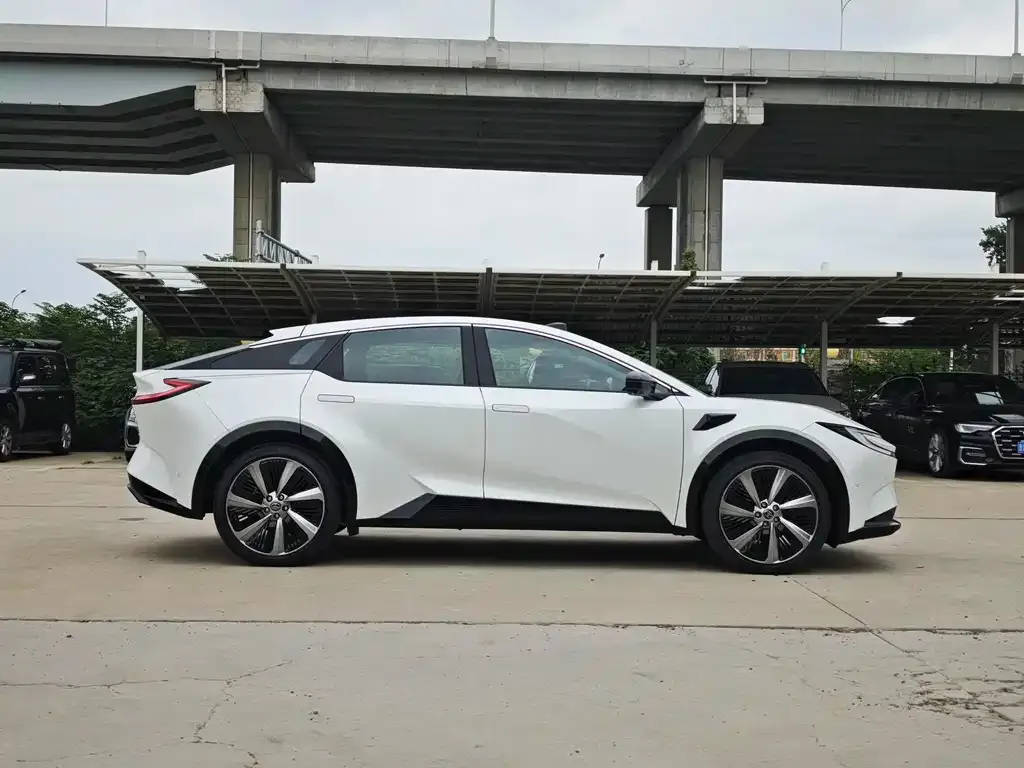 Toyota bZ5 2025 из CN, фото 8