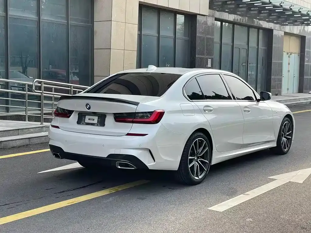 BMW 3 Series 2022 из CN, фото 4