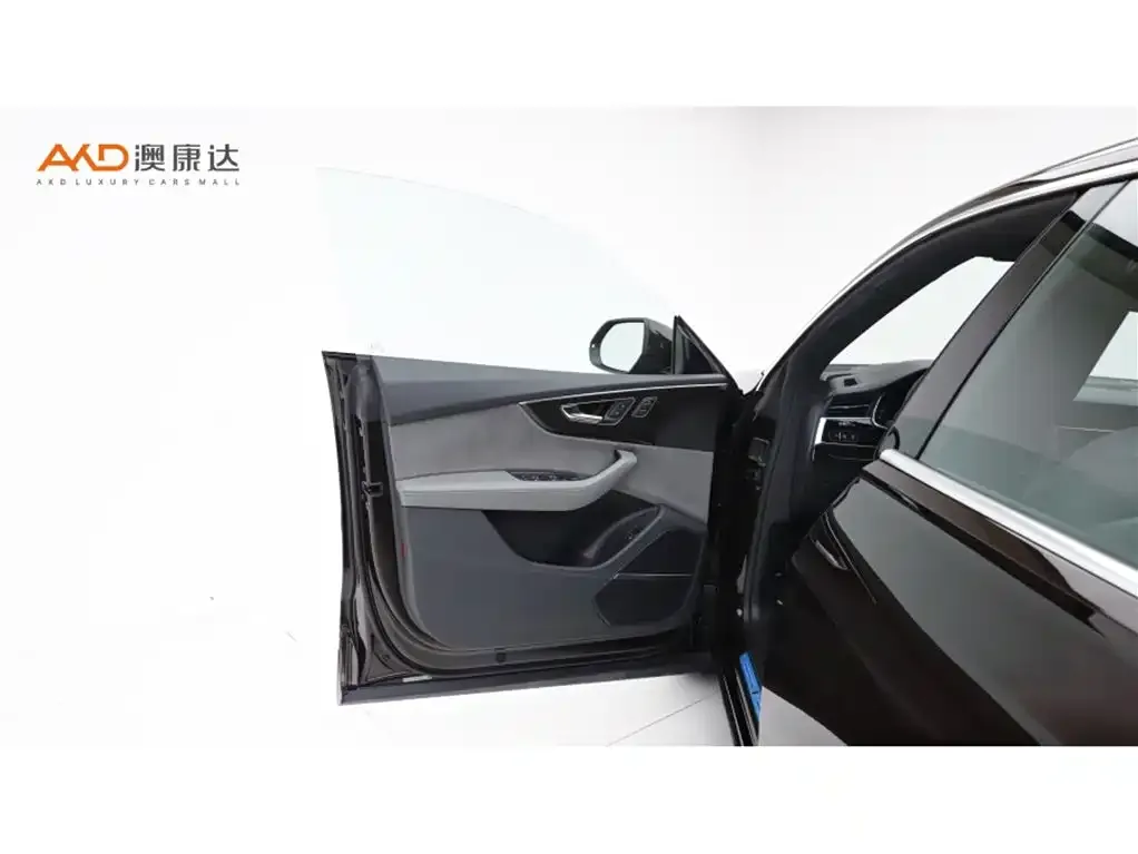 Audi Q8 2021 из CN, фото 10