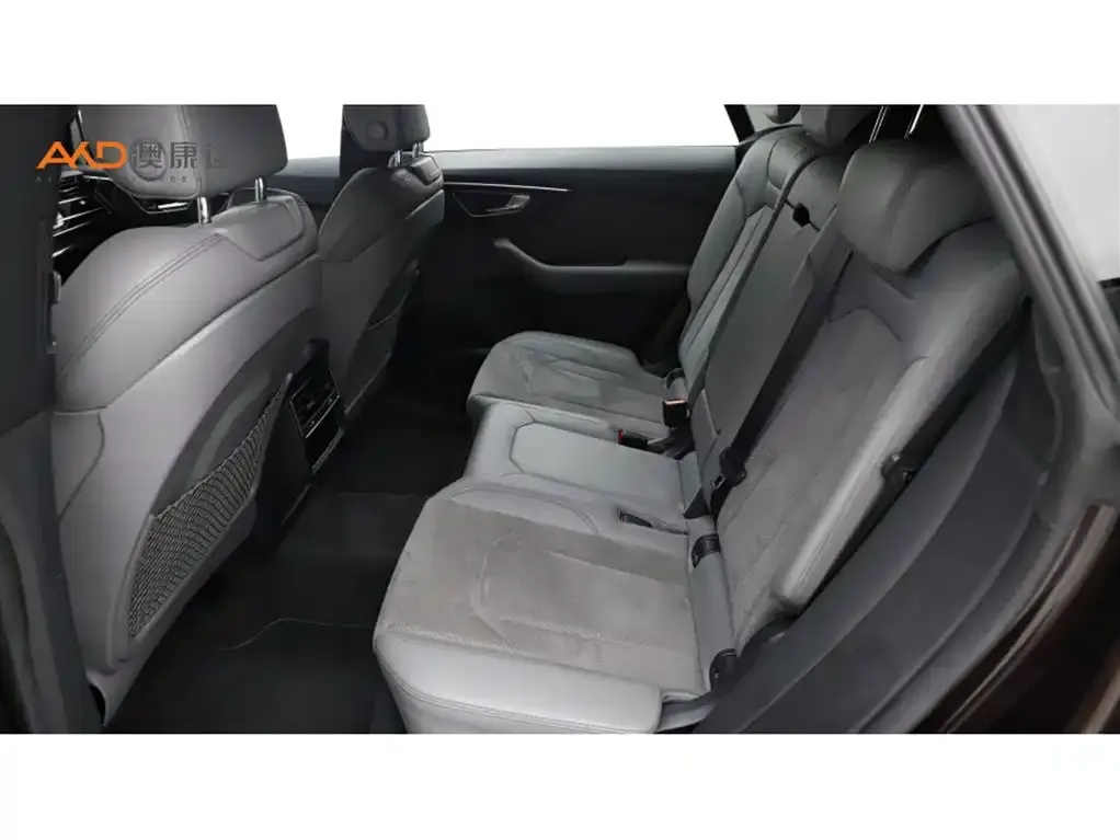 Audi Q8 2021 из CN, фото 7