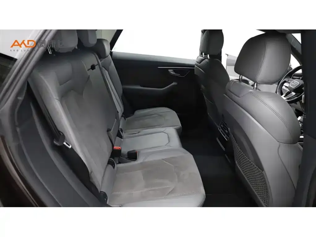 Audi Q8 2021 из CN, фото 8