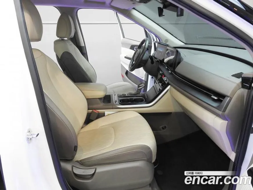 Kia Carnival — фото 10