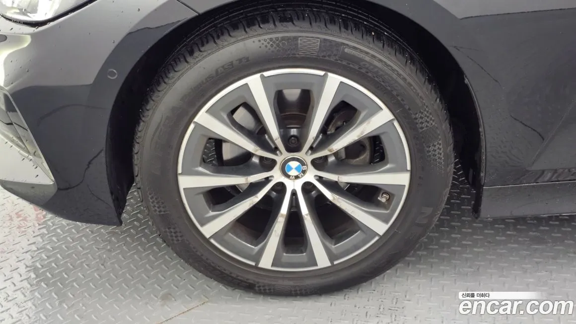 BMW 3-Series 2024 из KR, фото 5