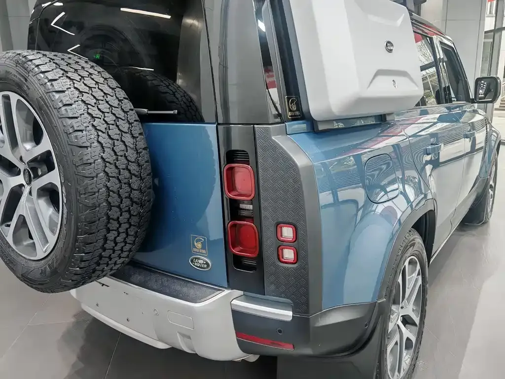 Land Rover Defender — фото 8