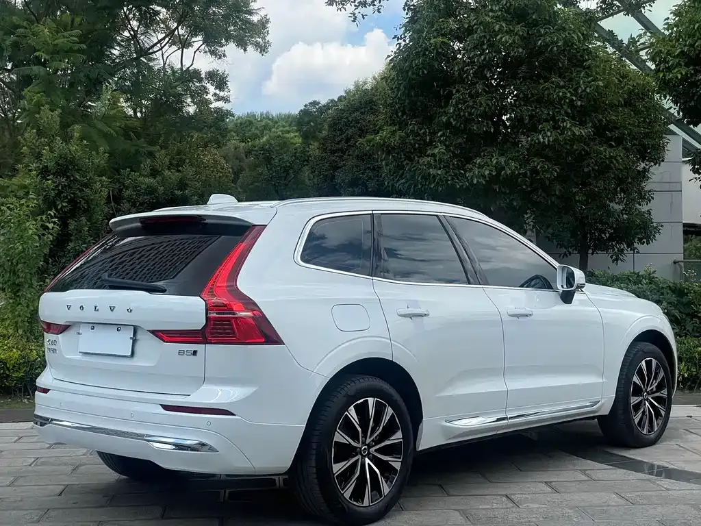 Volvo XC60 — фото 7