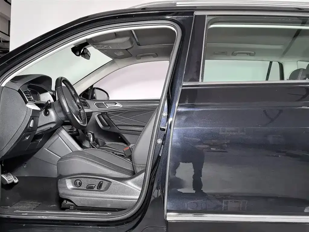 Volkswagen Tiguan L 2022 из CN, фото 10