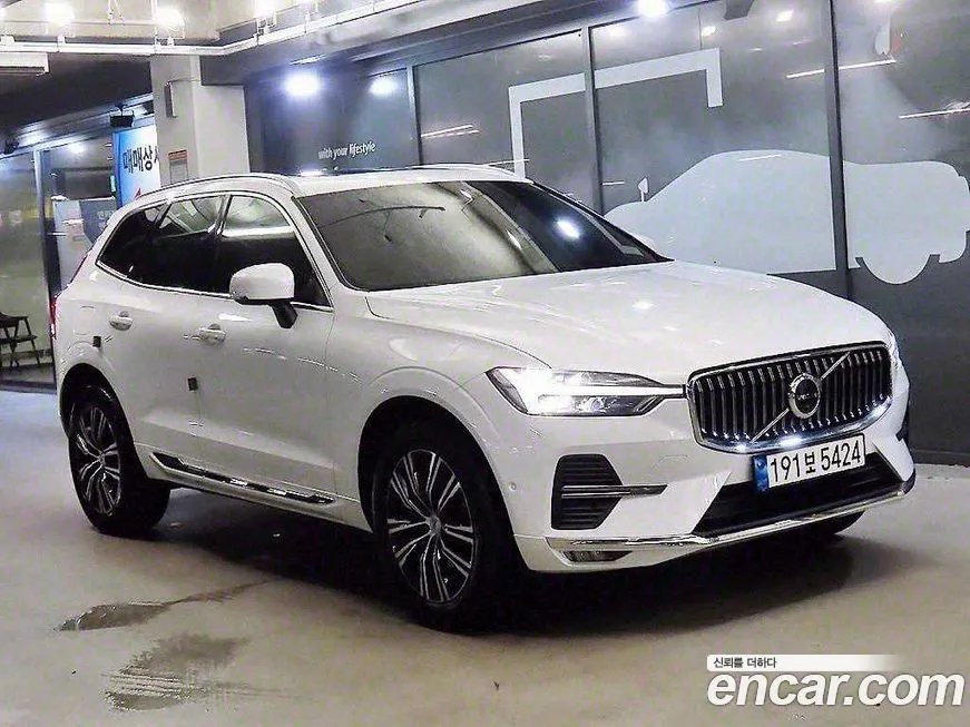 Volvo XC60 — фото 1