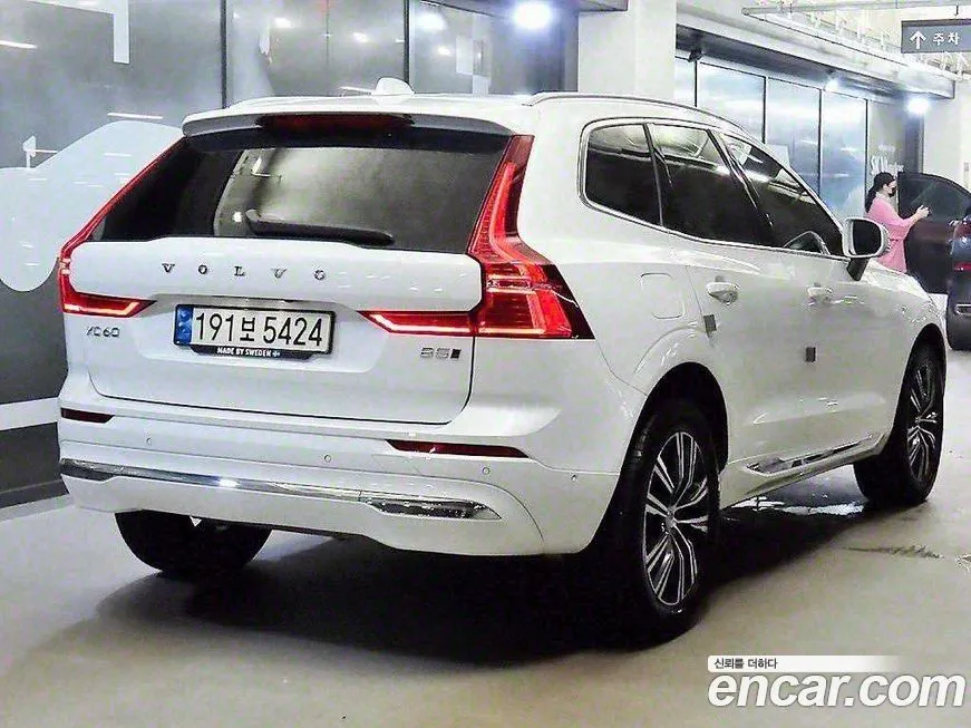 Volvo XC60 — фото 4