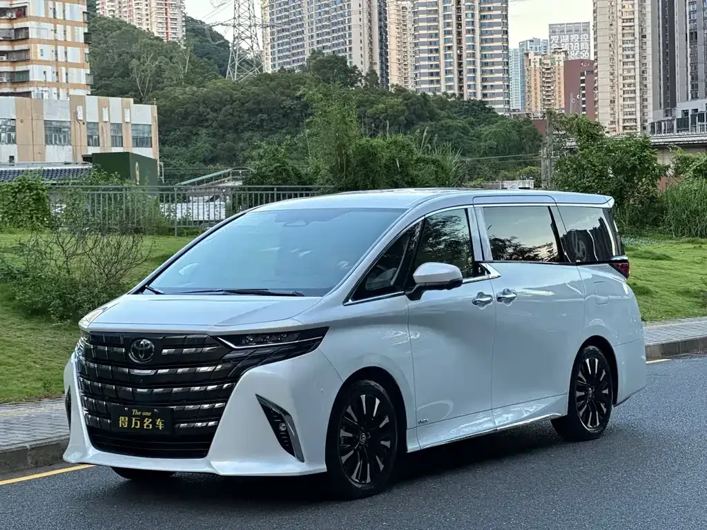 Toyota Alphard 2024 из CN, фото 1