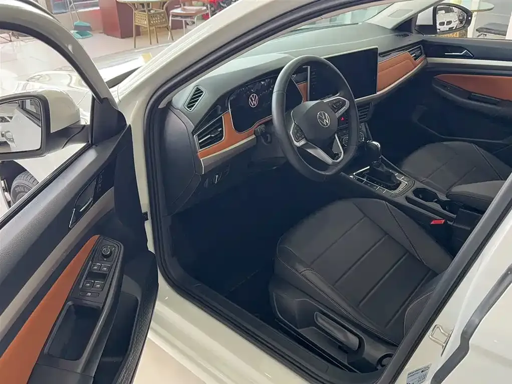 Volkswagen Bora 2024 из CN, фото 9