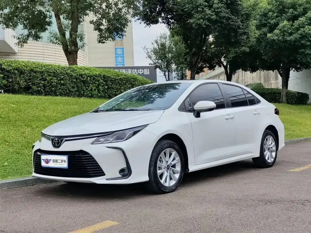 Toyota Corolla 2024 из CN, фото 1