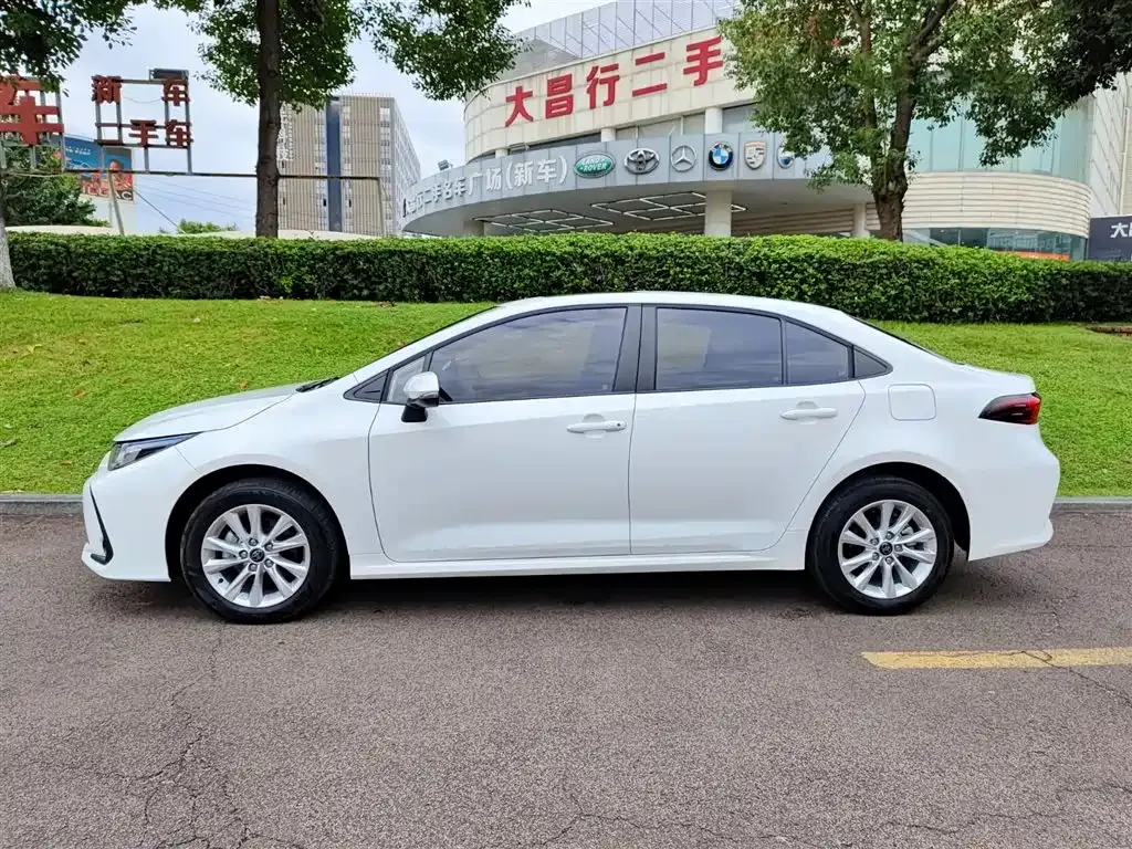 Toyota Corolla 2024 из CN, фото 3