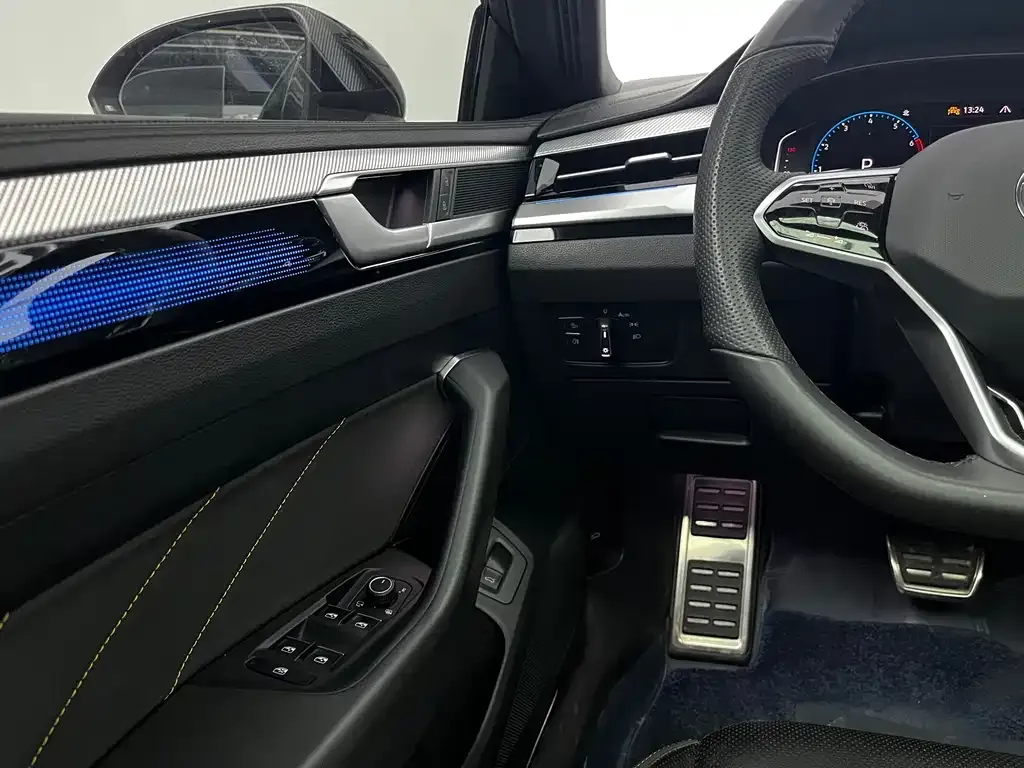 Volkswagen CC 2024 из CN, фото 9