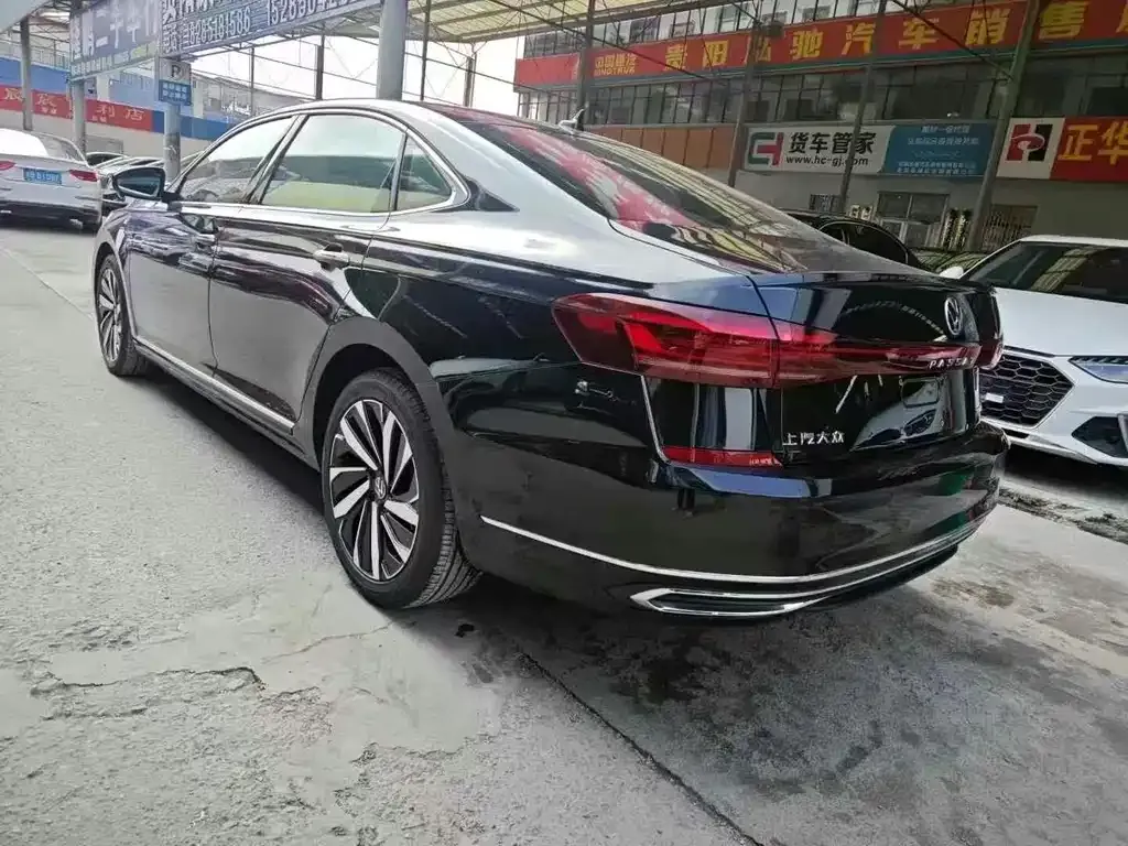 Volkswagen Passat — фото 7