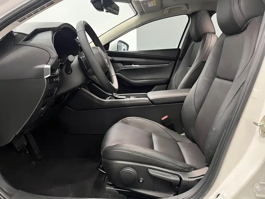 Mazda 3 Axela 2022 из CN, фото 4