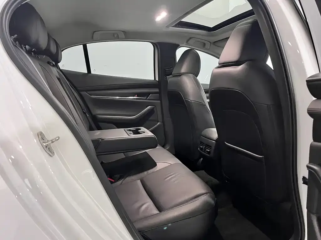 Mazda 3 Axela 2022 из CN, фото 8