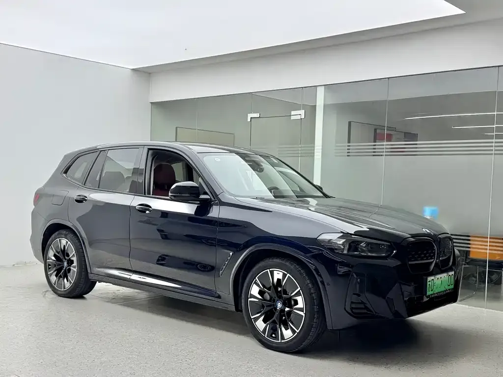 BMW iX3 2024 из CN, фото 2