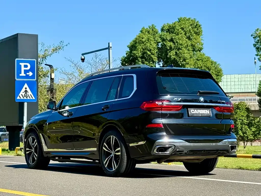 BMW X7 — фото 10