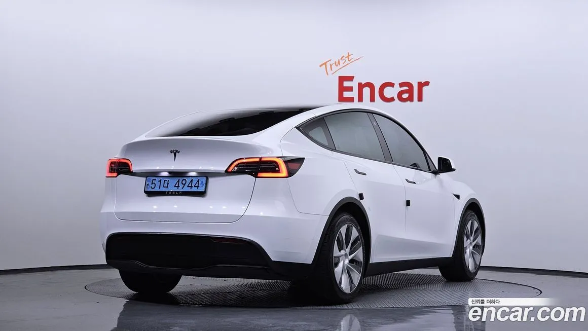 Tesla Model Y 2024 из KR, фото 2