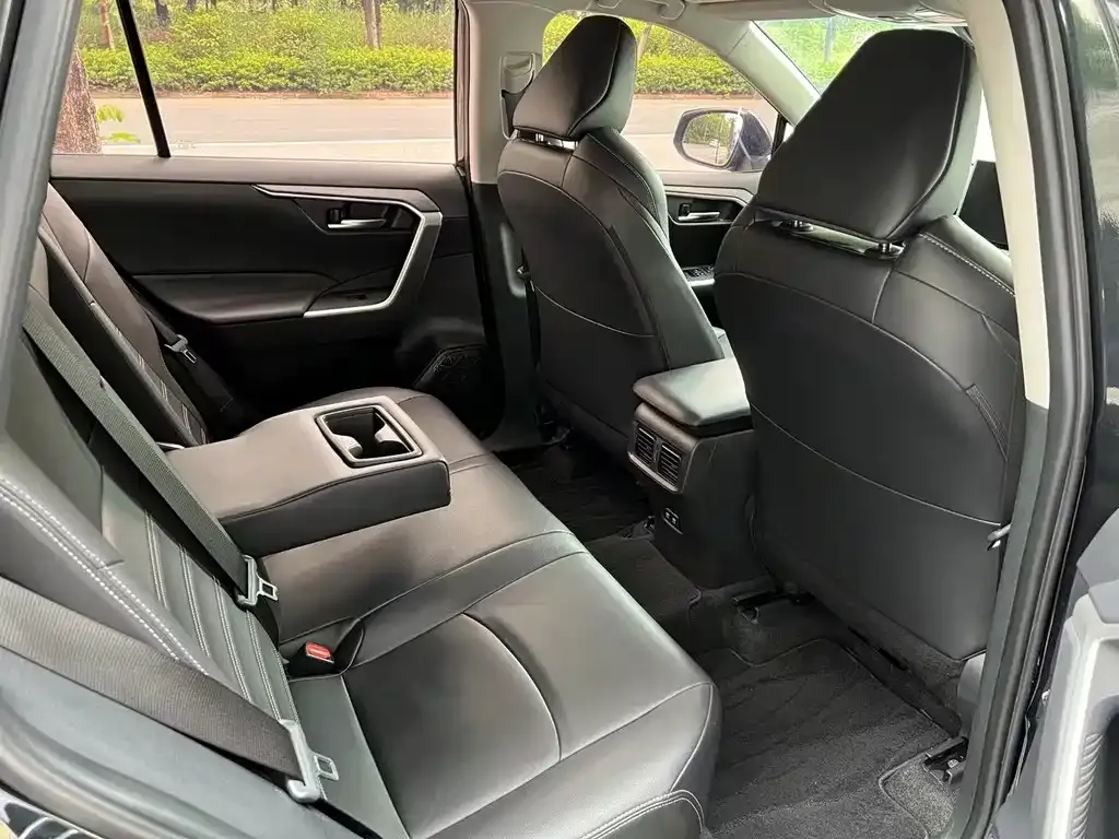 Toyota Wildlander 2021 из CN, фото 7