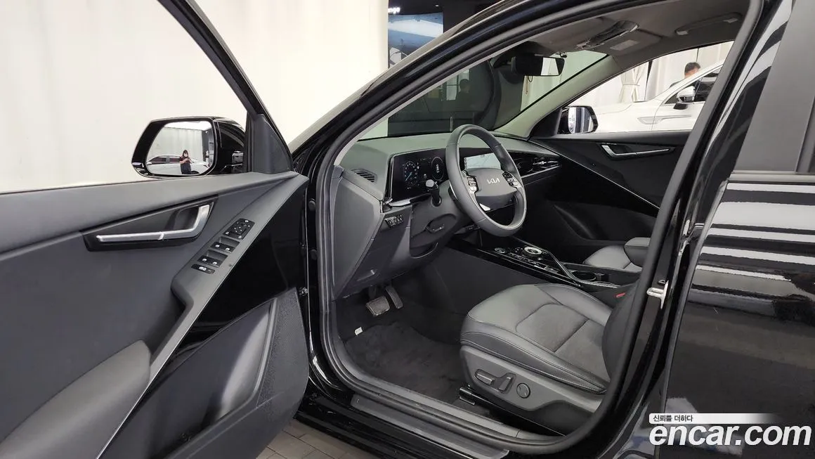 Kia Niro — фото 10