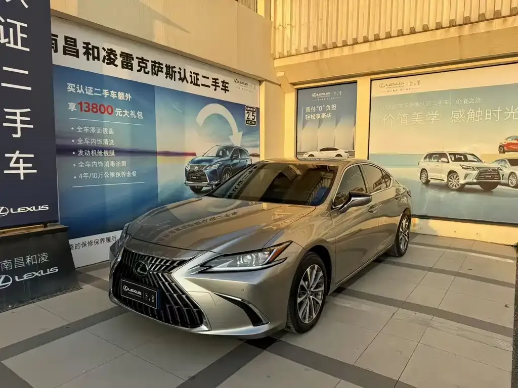 Lexus ES — фото 1