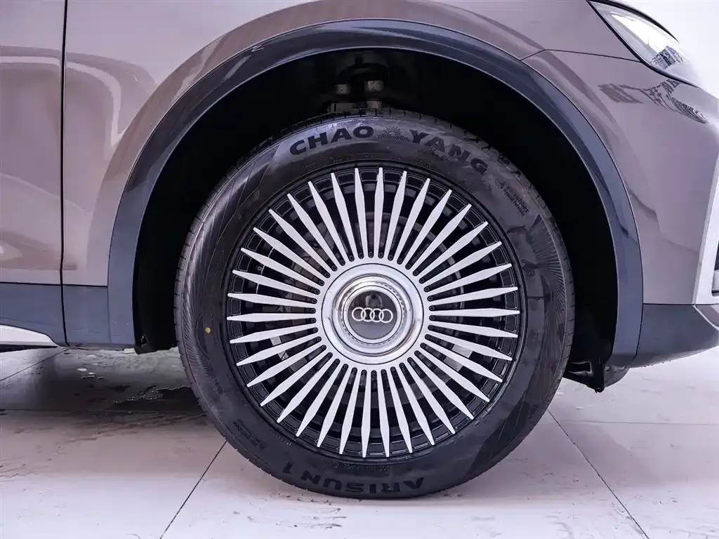 Audi Q5L 2022 из CN, фото 6