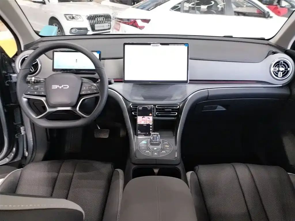 BYD Seal 05 DM-i — фото 10