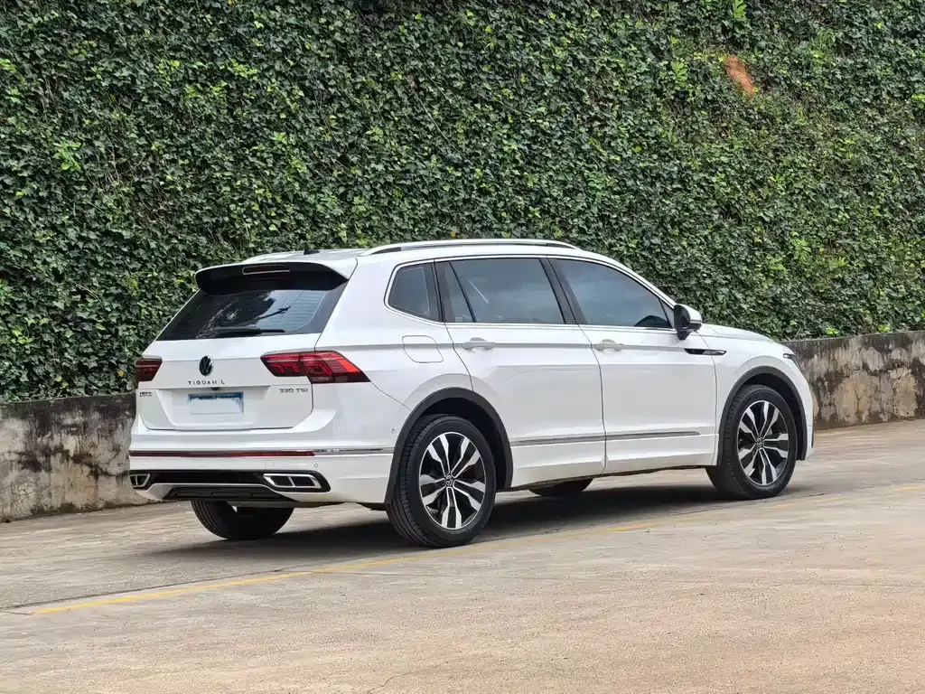 Volkswagen Tiguan L — фото 9