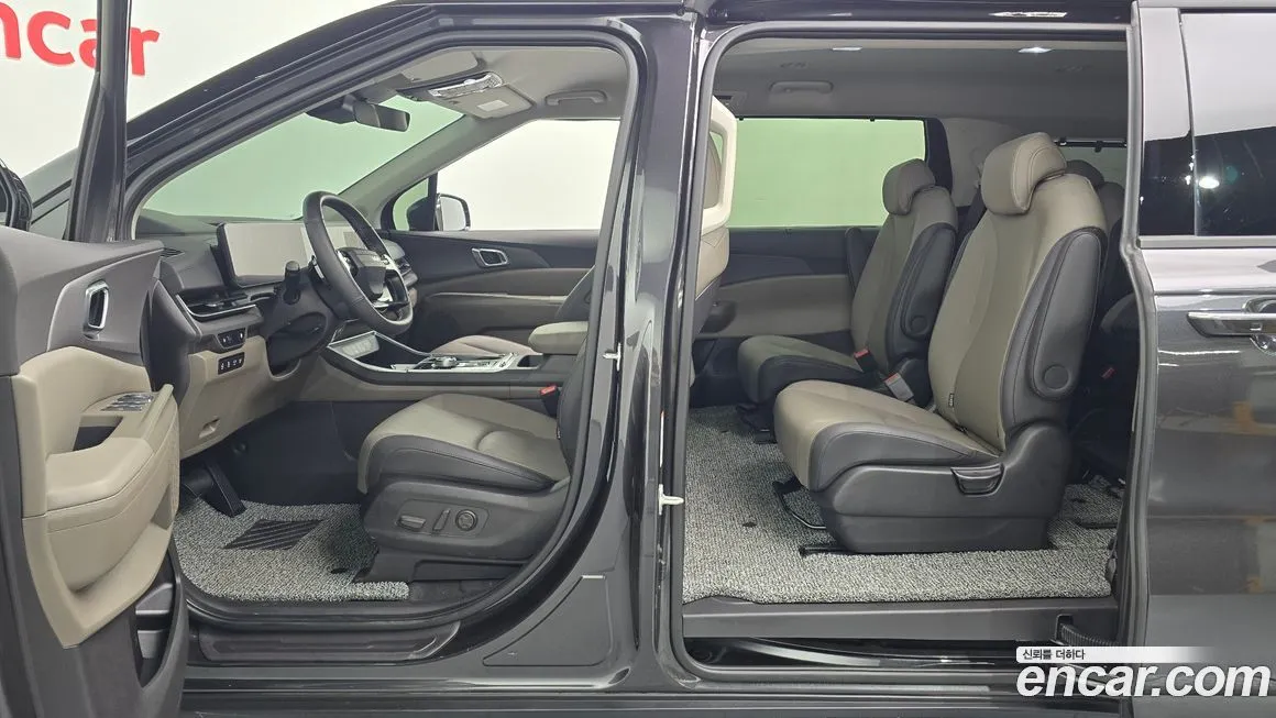Kia Carnival — фото 10