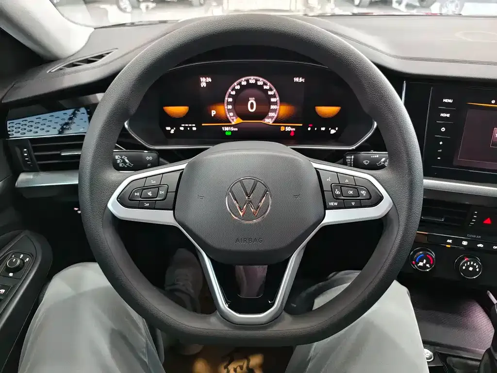 Volkswagen Passat — фото 6