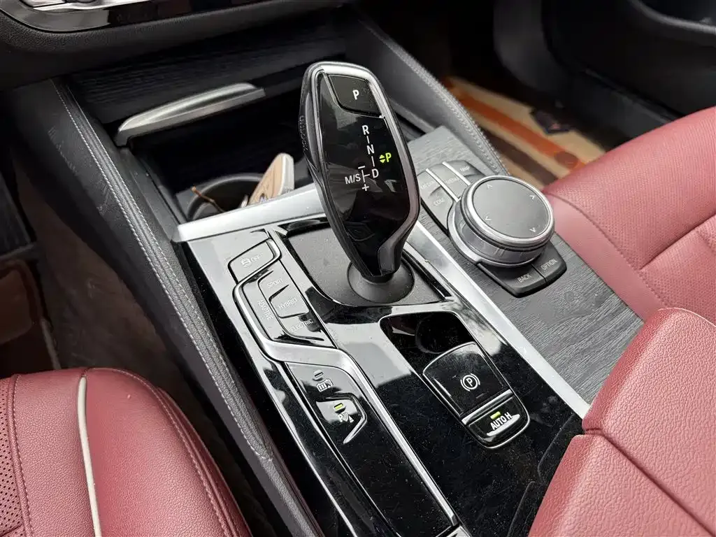 BMW 5 Series New Energy — фото 10