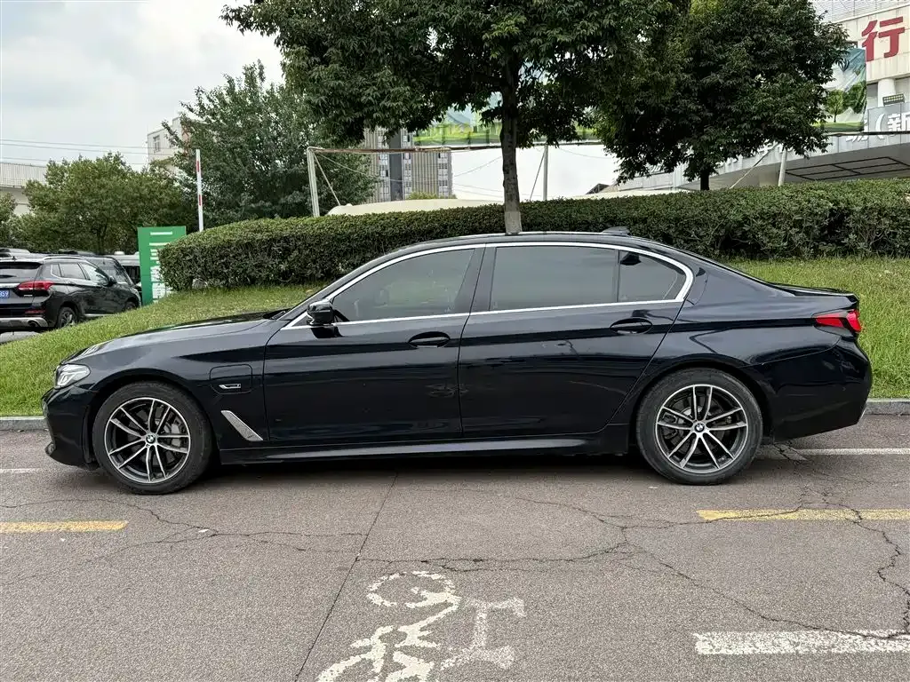 BMW 5 Series New Energy — фото 3