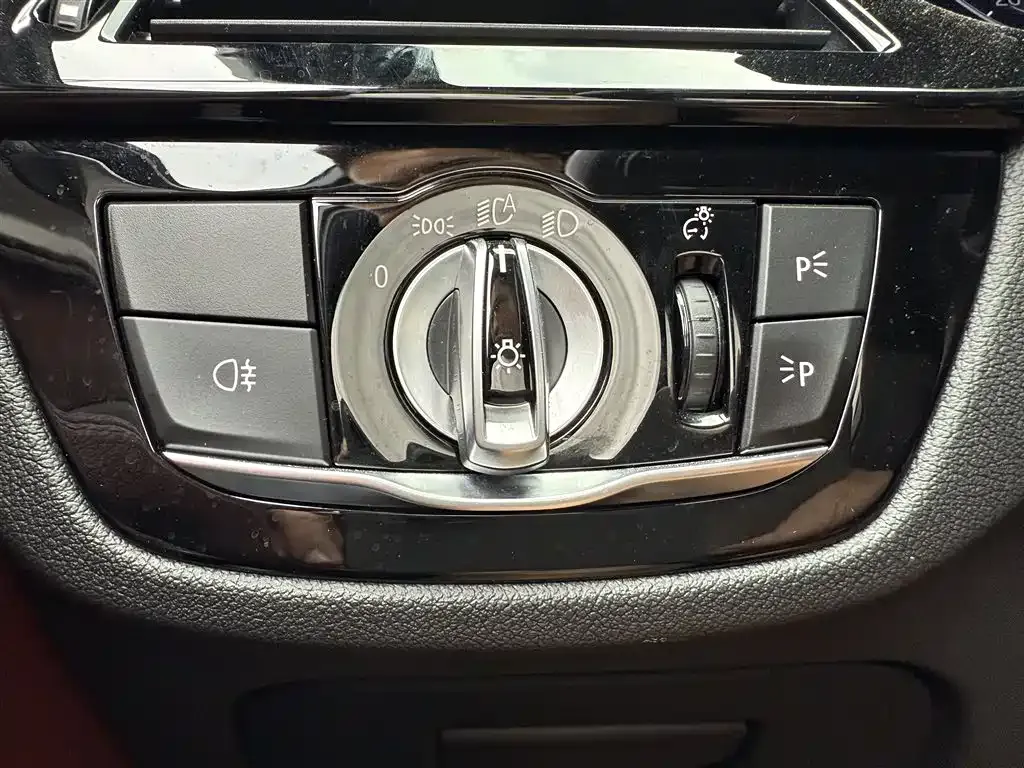 BMW 5 Series New Energy — фото 9