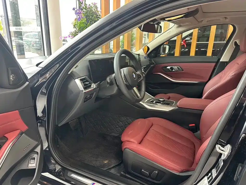 BMW 3 Series 2024 из CN, фото 4