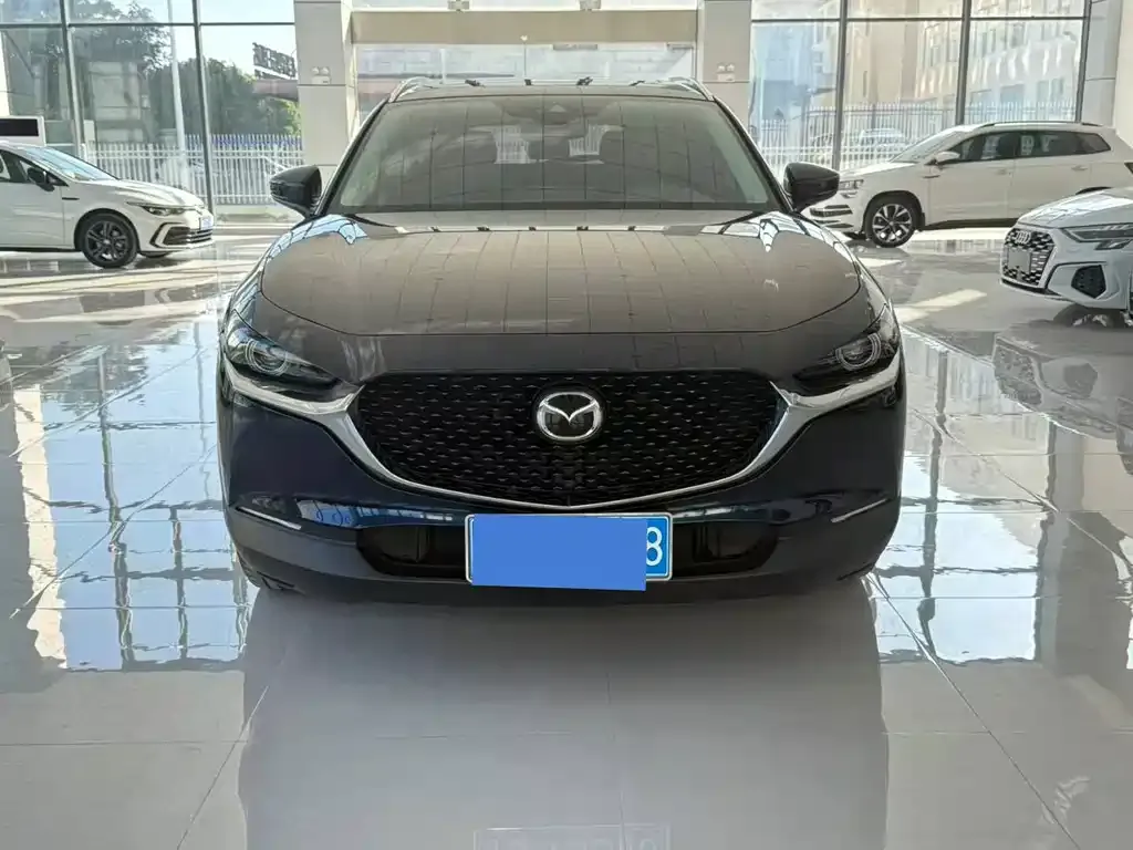 Mazda CX-30 2023 из CN, фото 2