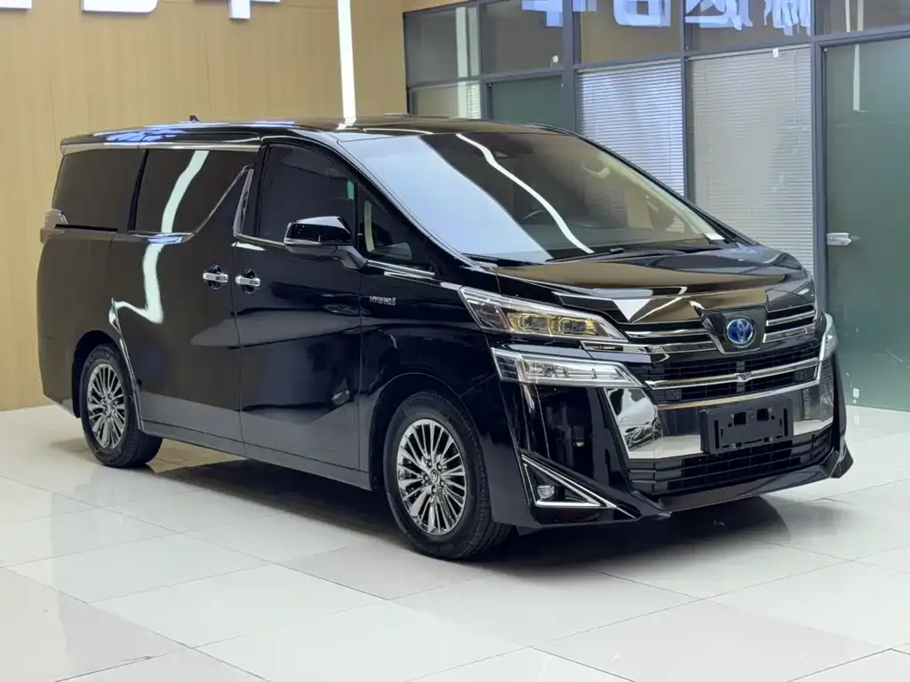 Toyota Vellfire — фото 3